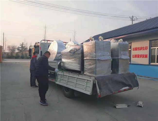 夾層鍋，真空包裝機，料車。晾肉推車發(fā)往安徽