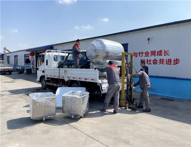 600L水冷泵真空滾揉機(jī)帶200L不銹鋼料車發(fā)往陜西寶雞